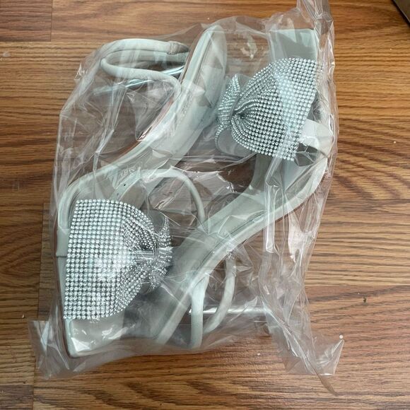 Schutz Mila Metal Bow Stiletto Heels Ivory Nappa Leather Sandal 9.5 - Picture 8 of 9